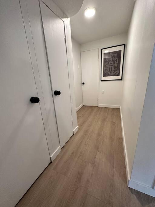 Petite Main Street Haven Apartment Vancouver Bagian luar foto
