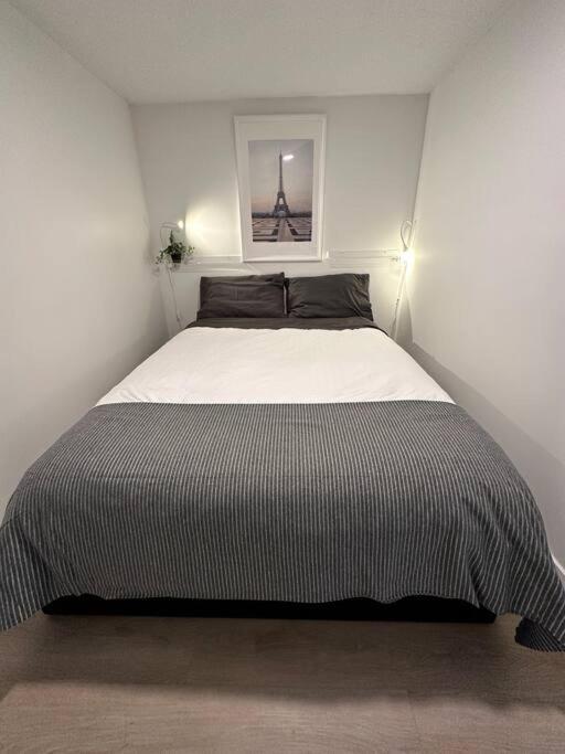 Petite Main Street Haven Apartment Vancouver Bagian luar foto